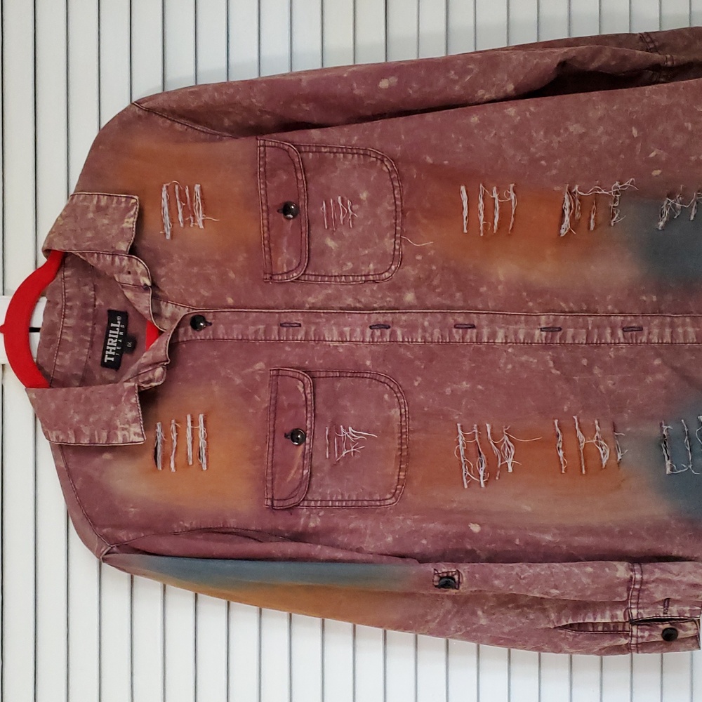 Distressed Button-Up Shirt with Frayed Hem - Picture 3 of 9